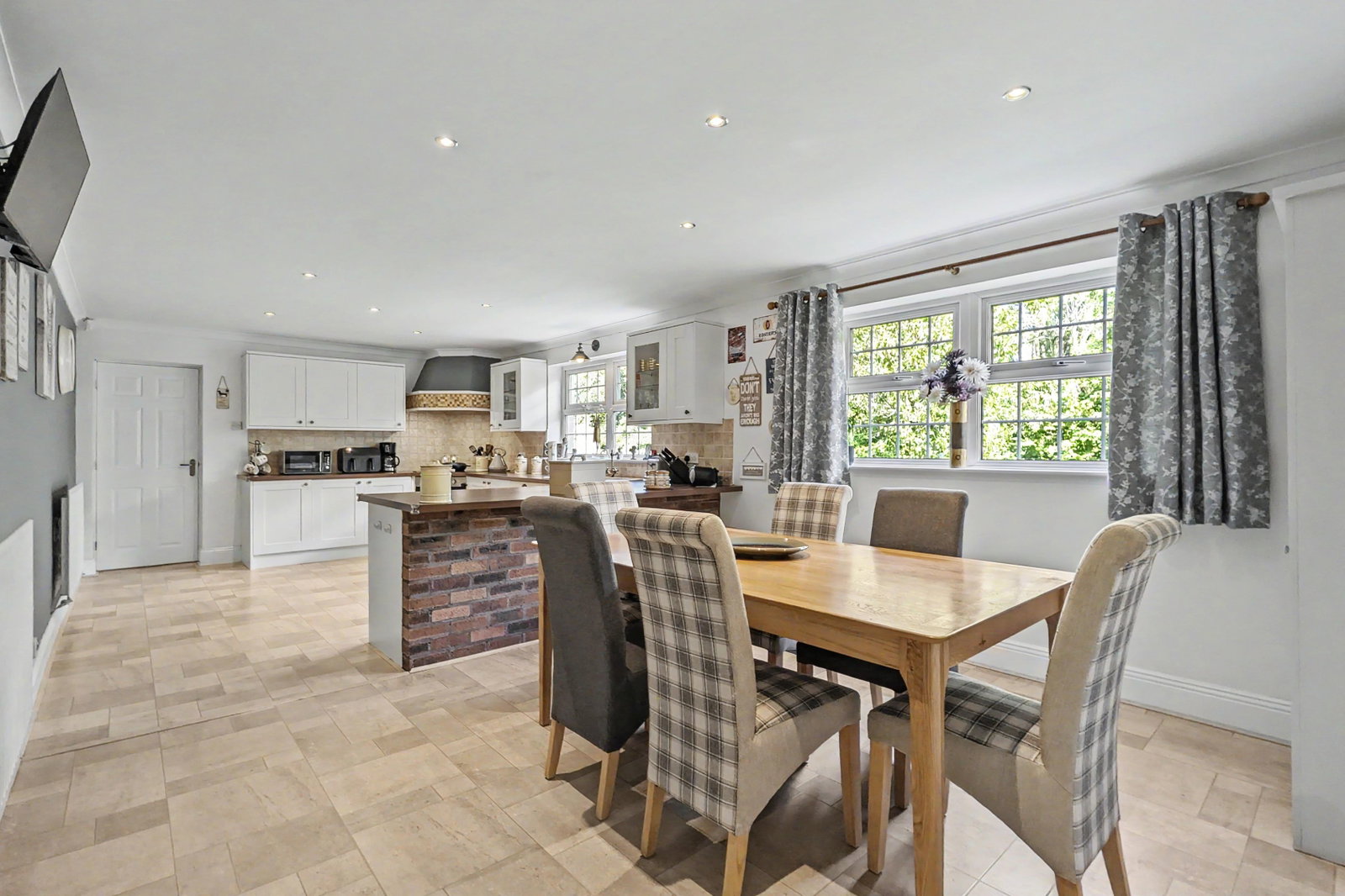 Detached House for sale in Whitehaven, Greenbank, Whitehaven, CA28 9UB, 2815 m²