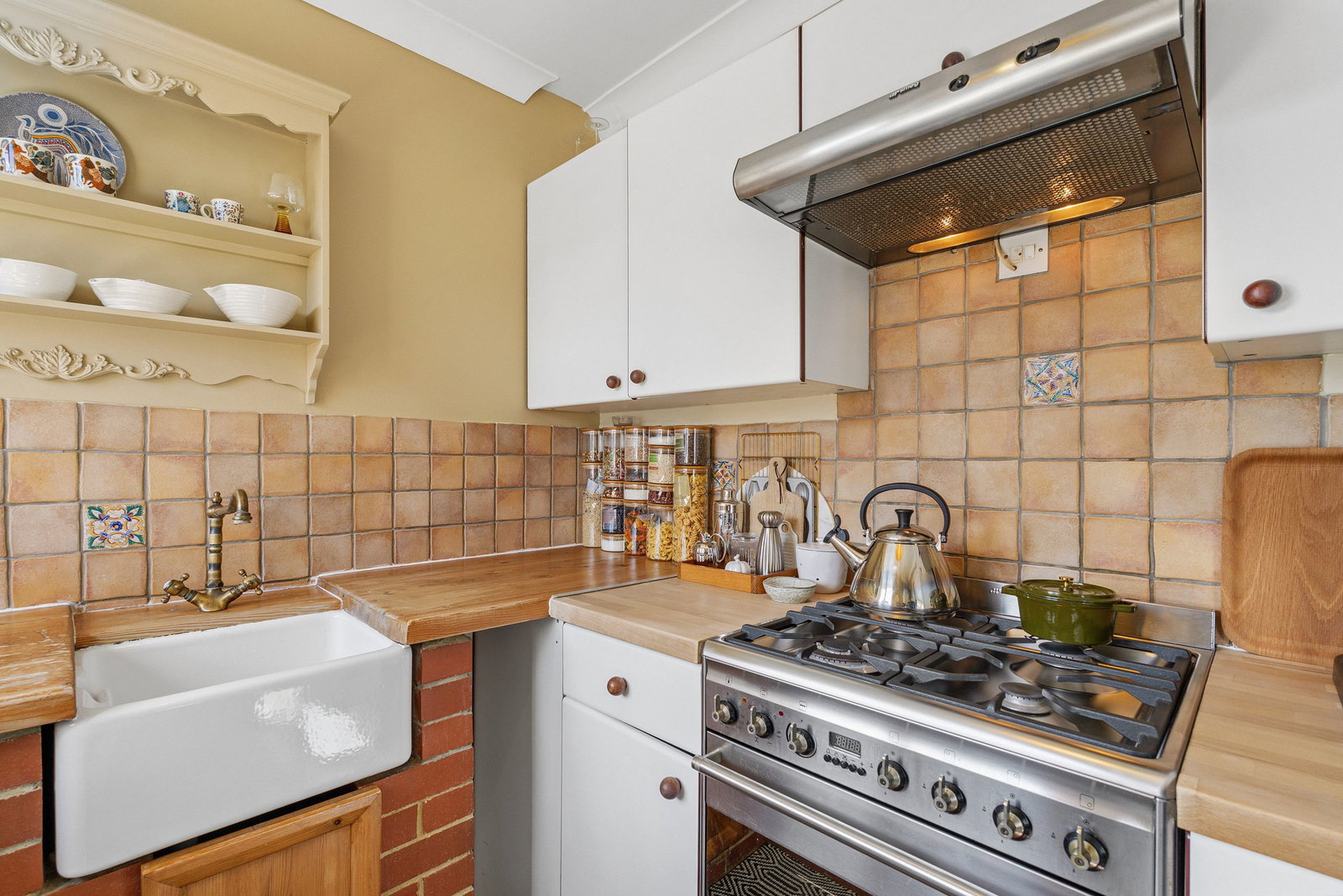 Flat for sale in London, Cypress Road, London, SE25