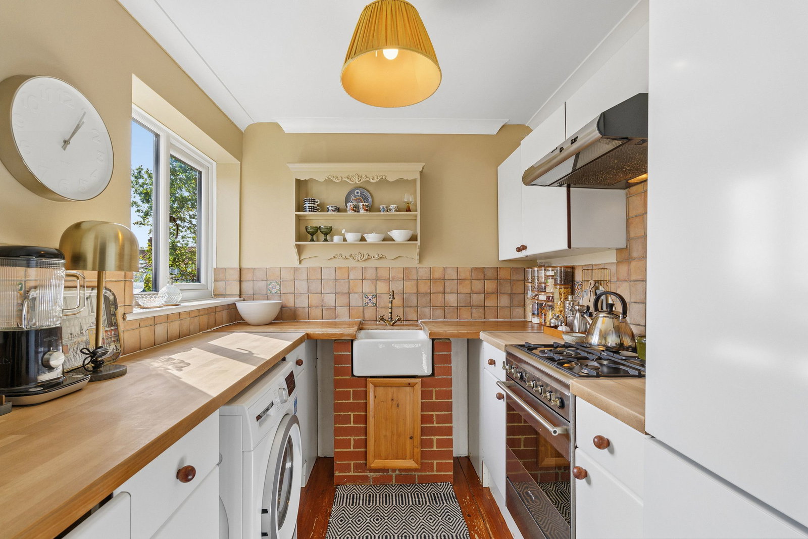 Flat for sale in London, Cypress Road, London, SE25
