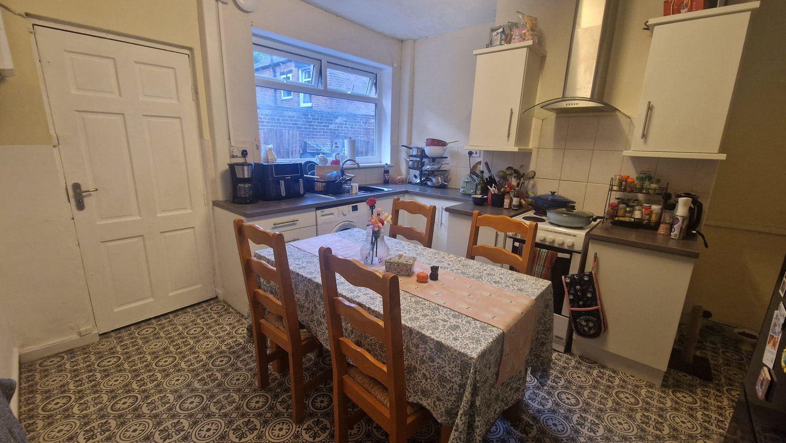 Terraced House for sale in Barnsley, Eldon Street North, Barnsley, S71, 840 m²
