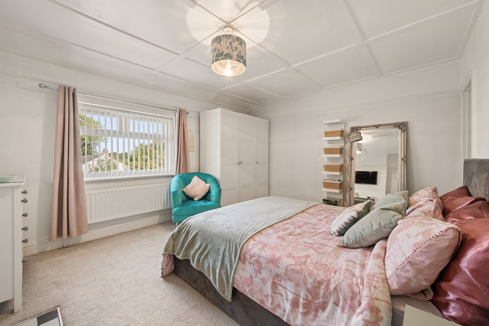 Semi Detached House for sale in Stockport, Woodford Road, Poynton, Stockport, SK12 1EH, 833 m²