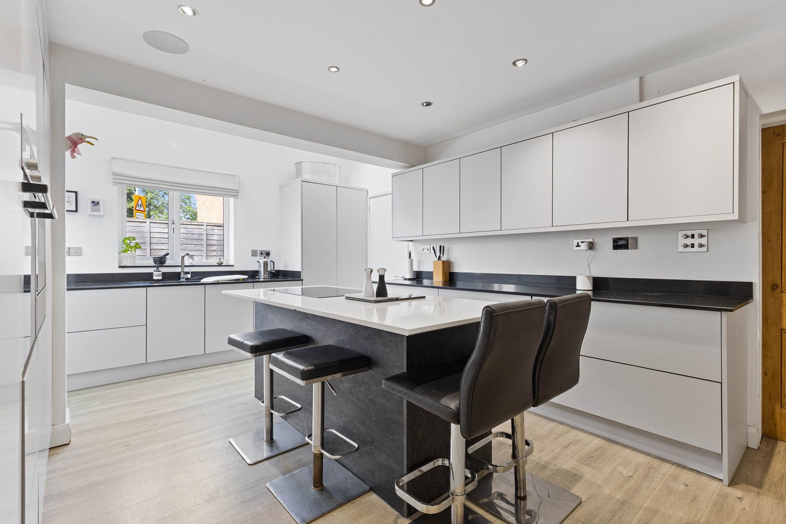 Detached House for sale in Pontefract, Carleton Park Road, Pontefract, WF8 3PS, 2086 m²