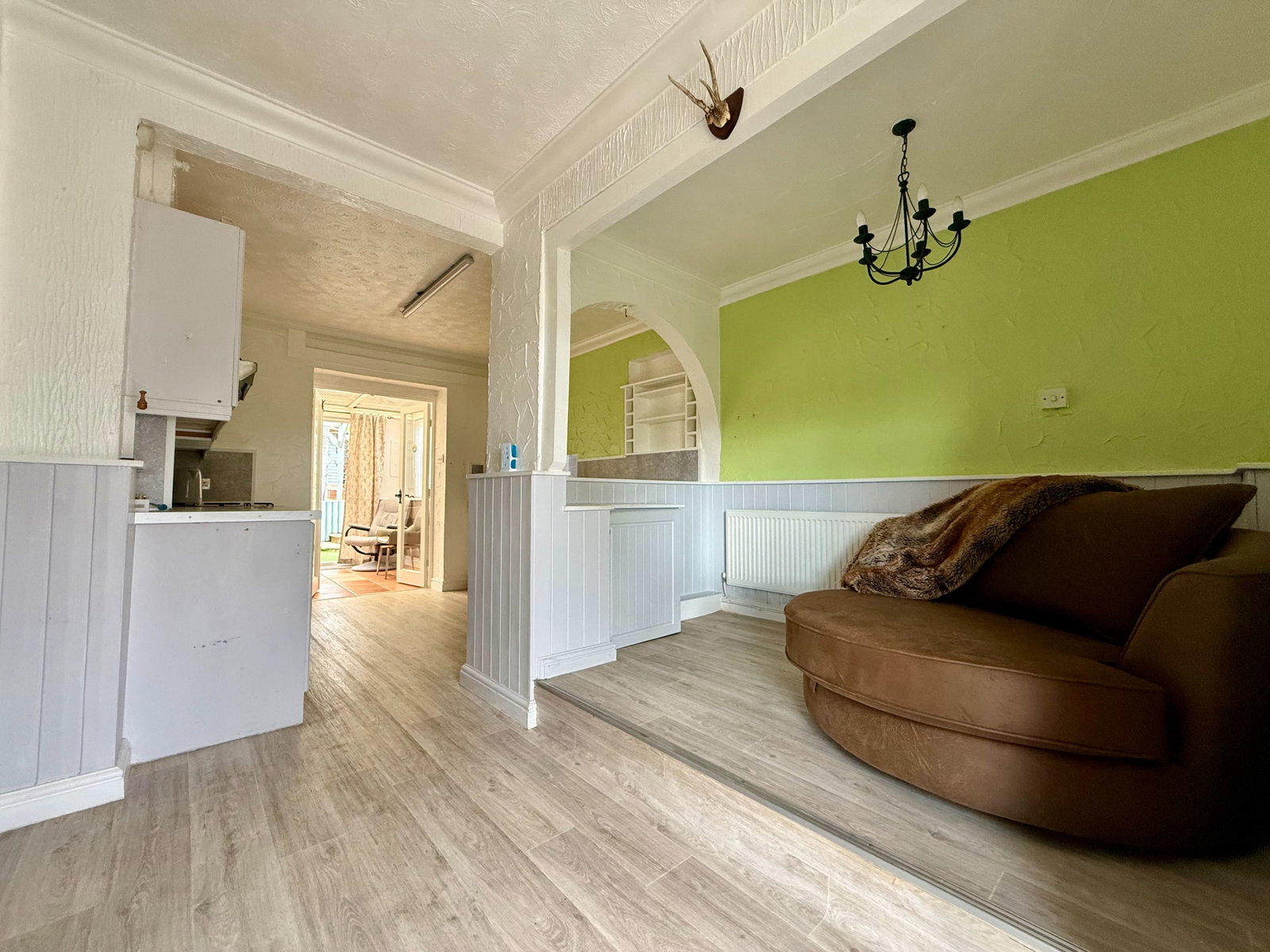 End Of Terrace House for sale in Gloucester, Capel Road, Matson, GL4, 1068 m²