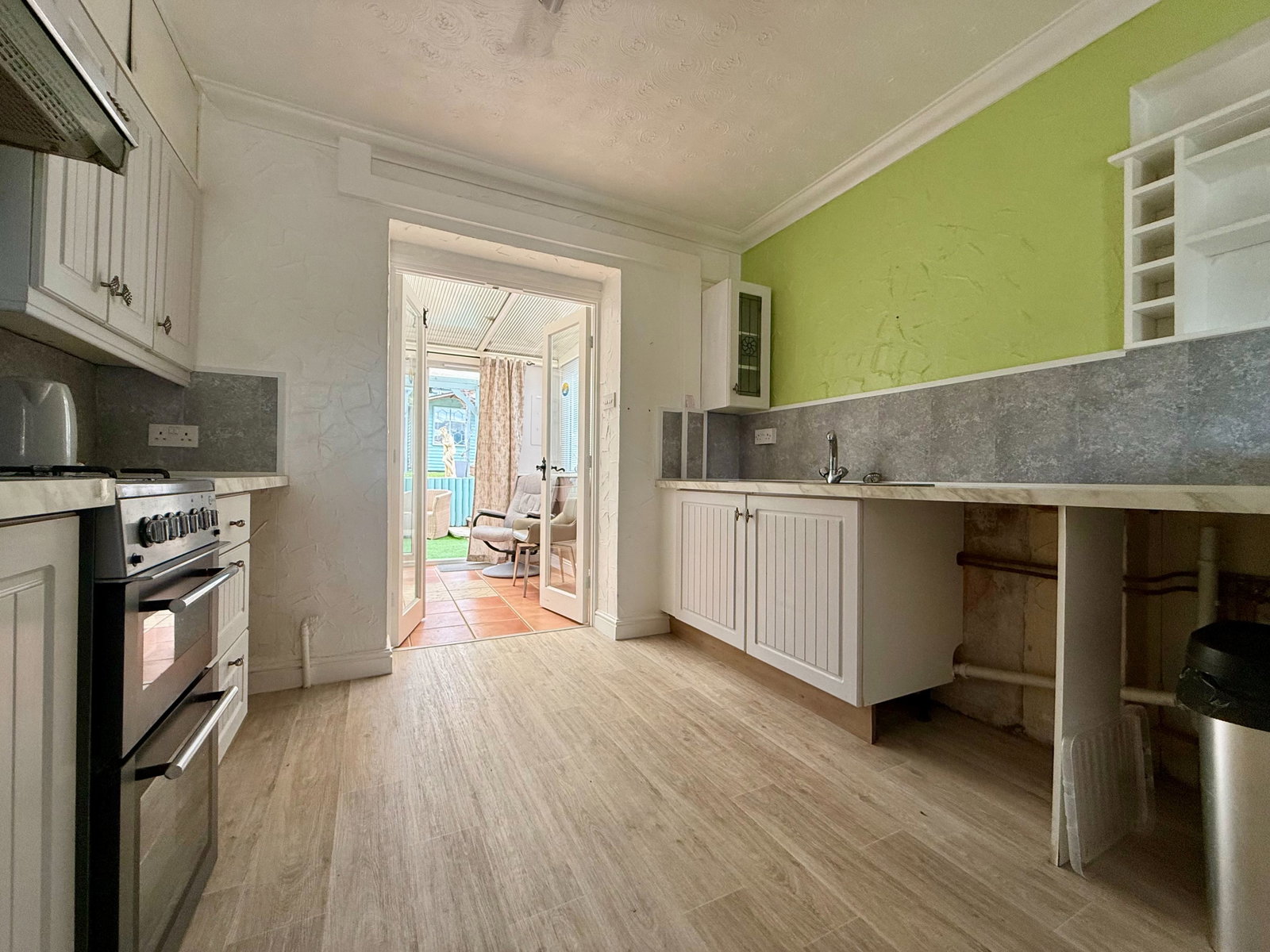End Of Terrace House for sale in Gloucester, Capel Road, Matson, GL4, 1068 m²