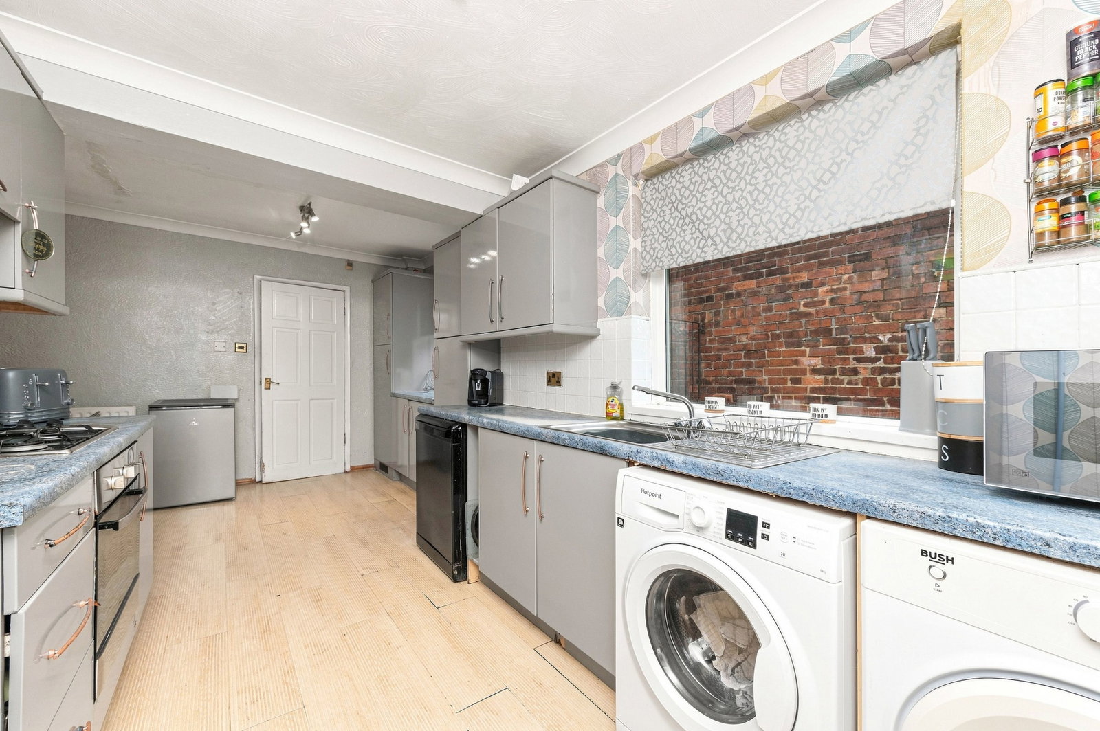 Semi Detached House for sale in Leeds, Hollyshaw Grove, Leeds, LS15 7BE, 1184 m²