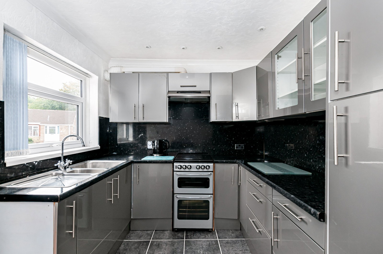 Semi Detached Bungalow for sale in Hull, Fulford Crescent, Willerby, Hull, East Riding of Yorkshire, HU10 6NP