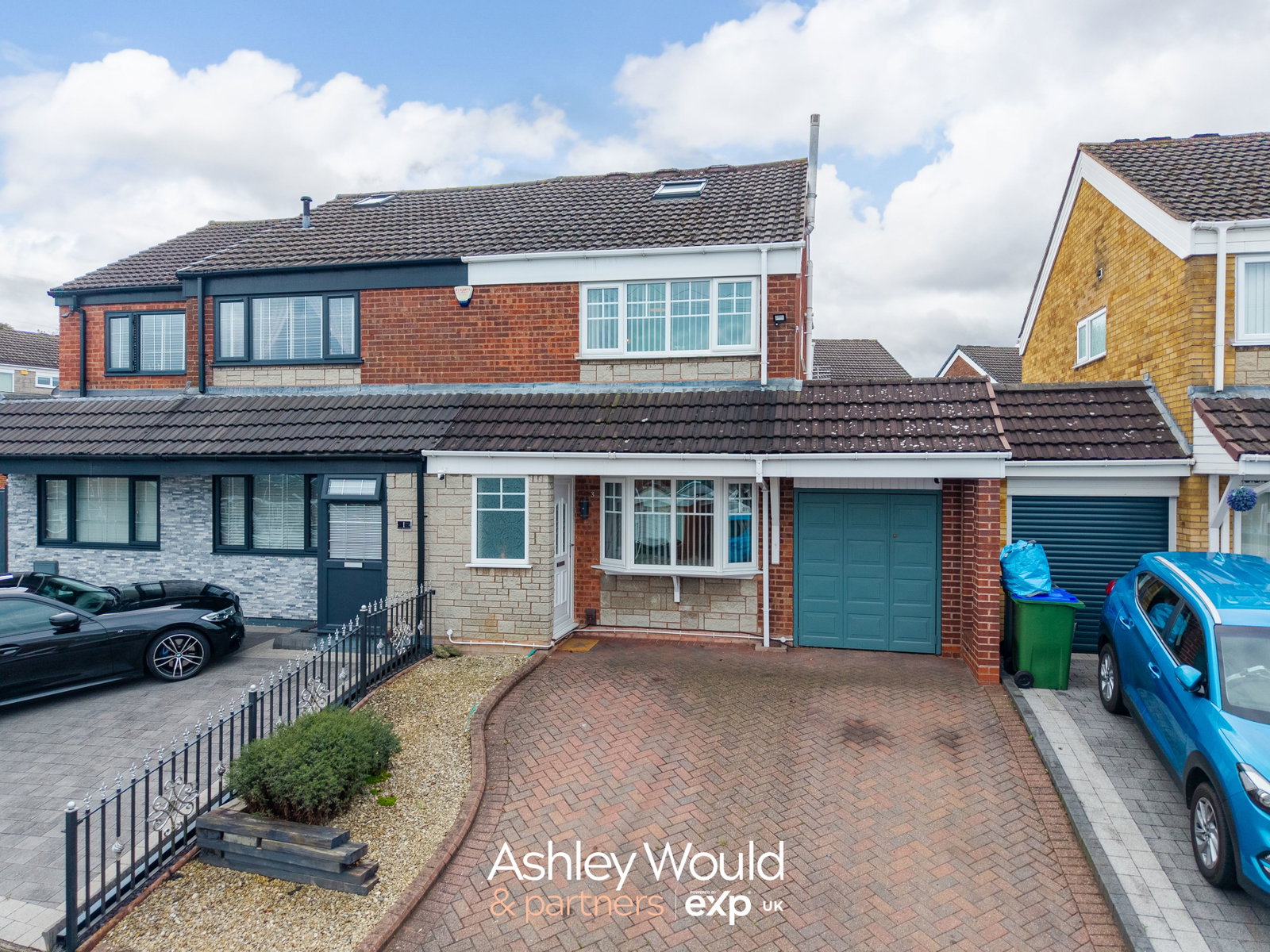 Semi Detached House for sale in Oldbury, Pevensey Close, Tividale, Oldbury, B69