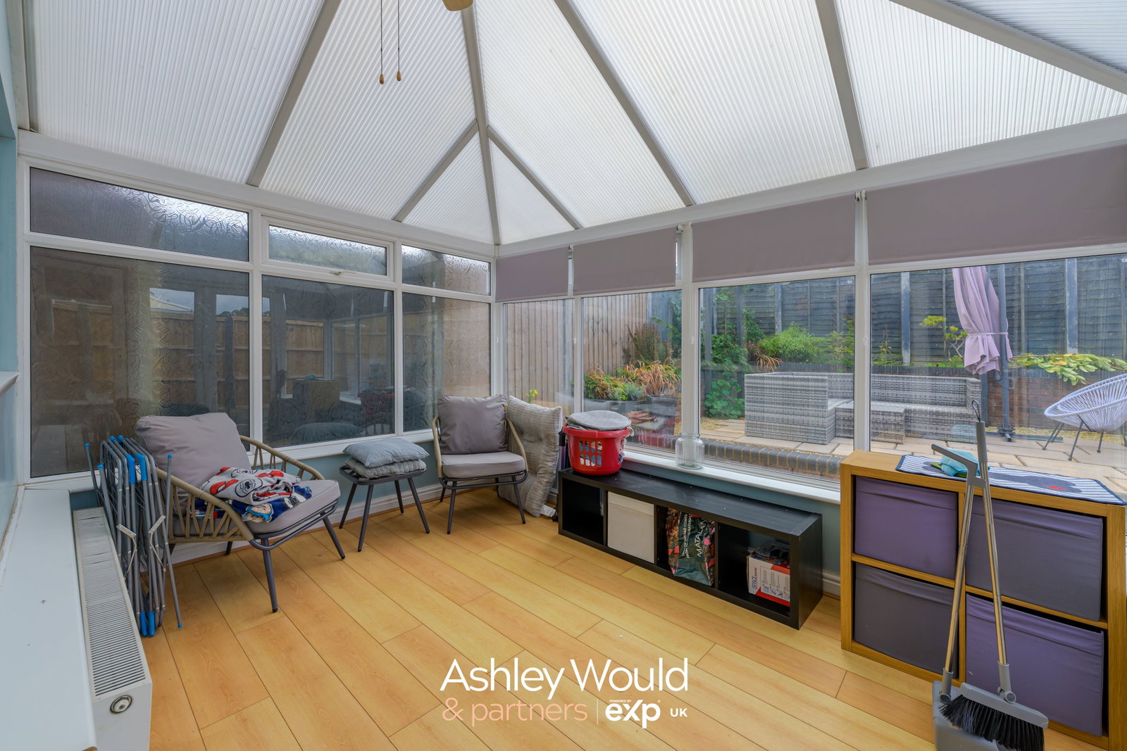 Semi Detached House for sale in Oldbury, Pevensey Close, Tividale, Oldbury, B69
