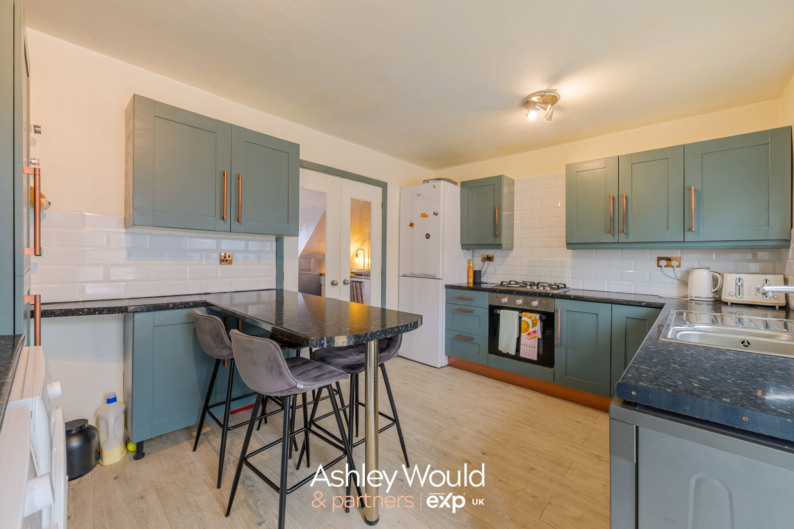 Semi Detached House for sale in Oldbury, Pevensey Close, Tividale, Oldbury, B69