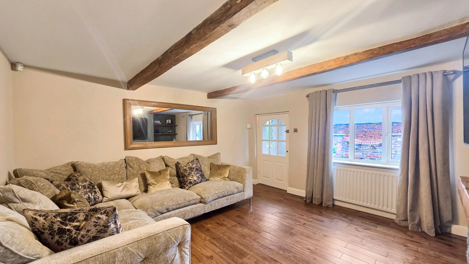 Cottage in Manchester 4