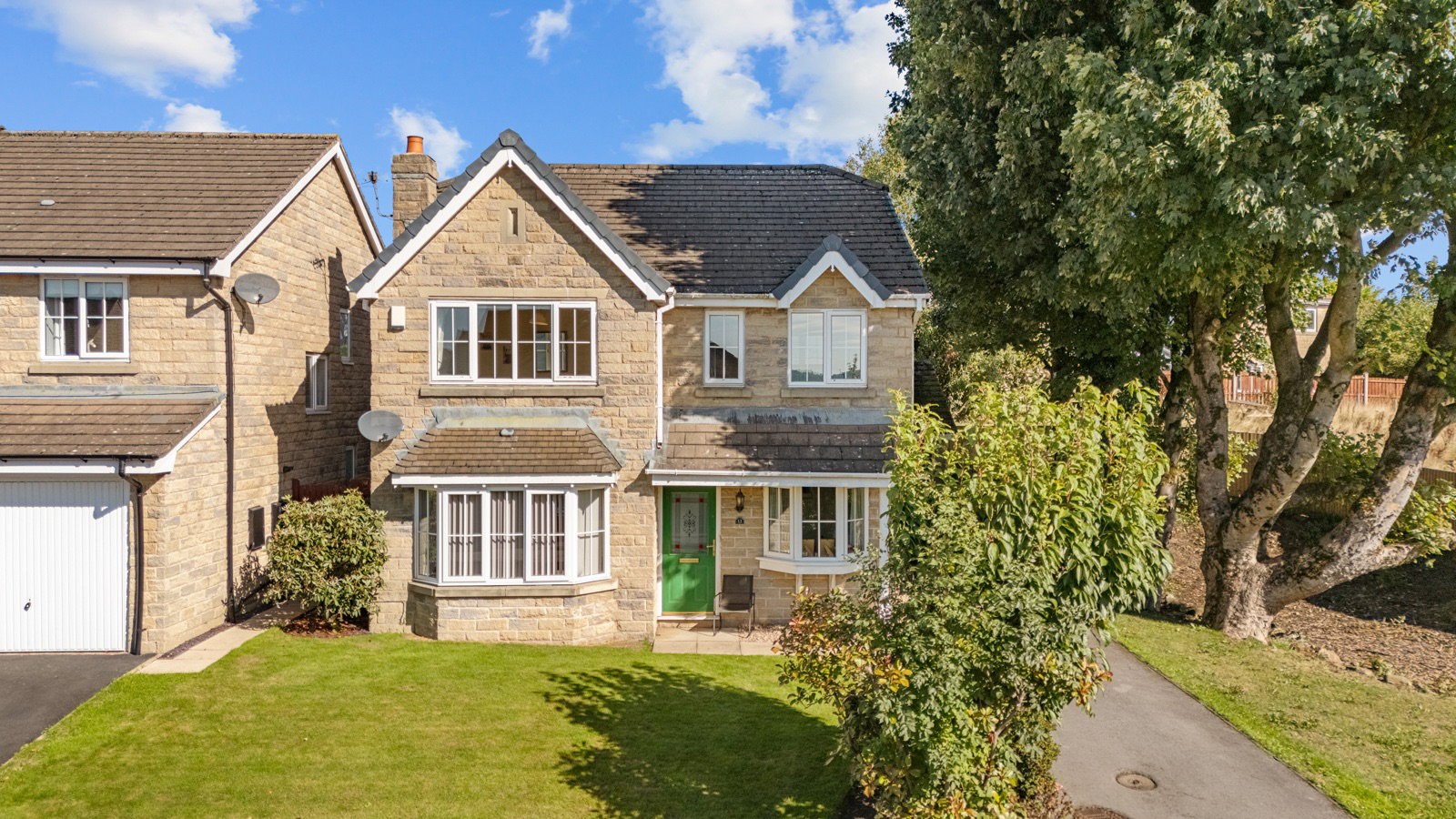 Detached House for sale in Bradford, Oakhall Park, Thornton, Bradford, BD13 3QW, 1389 m²