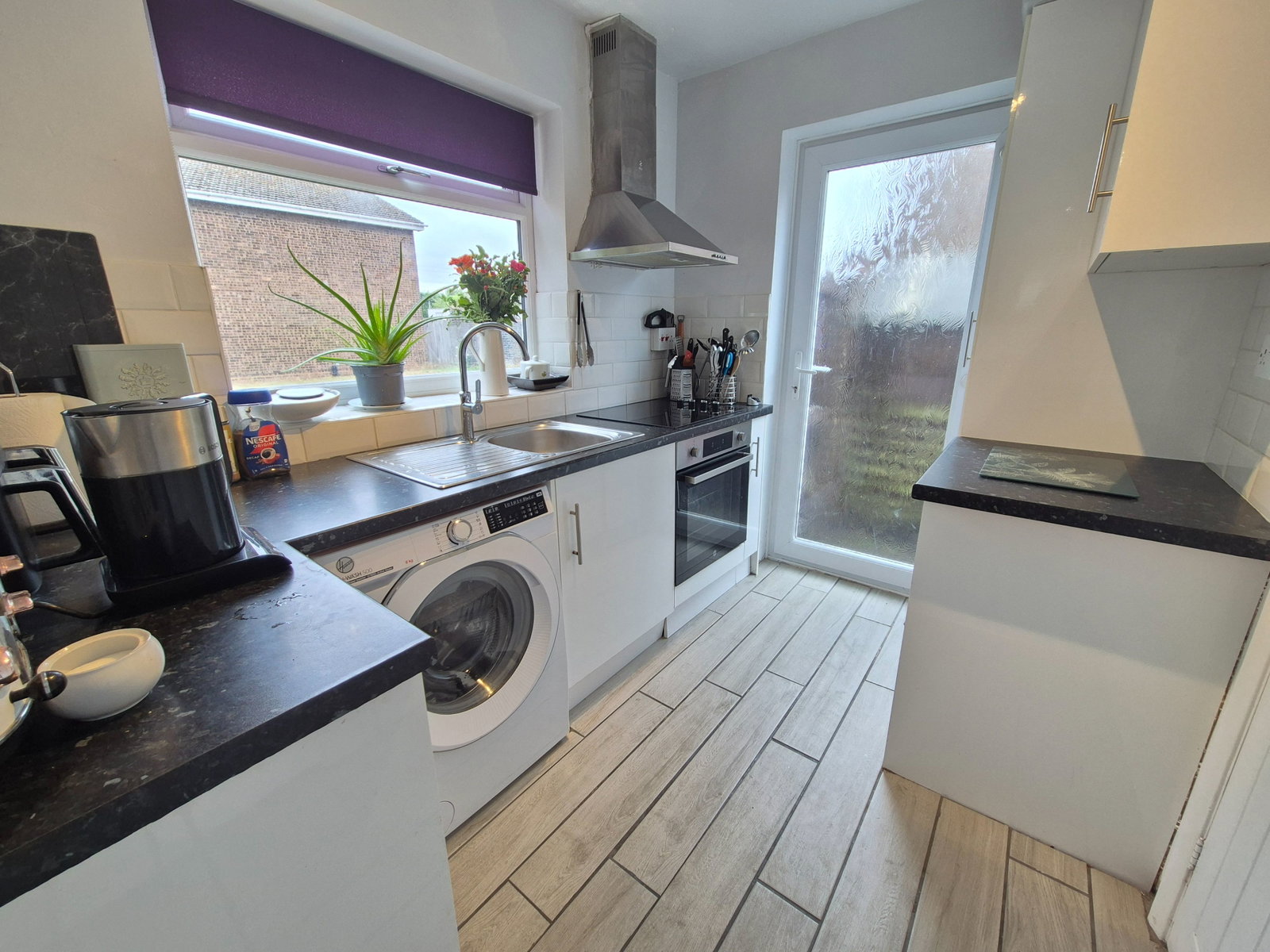 Semi Detached House for sale in Dunstable, Linmere Walk, Houghton Regis, Dunstable, LU5 5PS