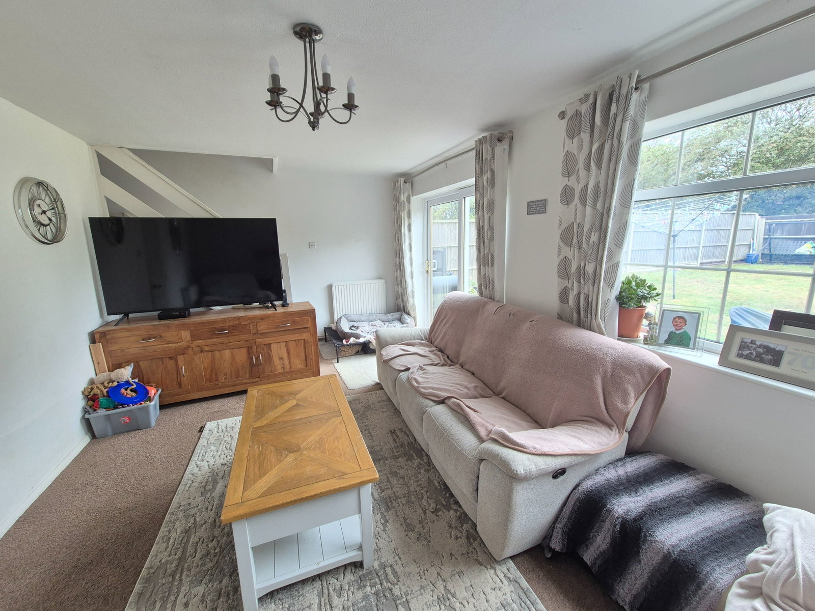 Semi Detached House for sale in Dunstable, Linmere Walk, Houghton Regis, Dunstable, LU5 5PS