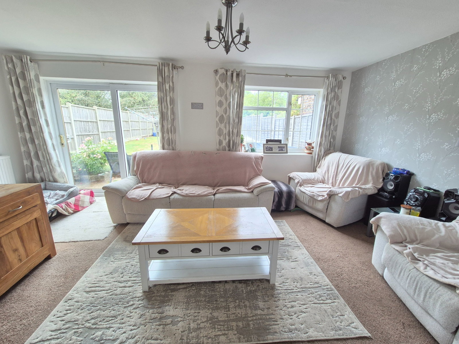 Semi Detached House for sale in Dunstable, Linmere Walk, Houghton Regis, Dunstable, LU5 5PS