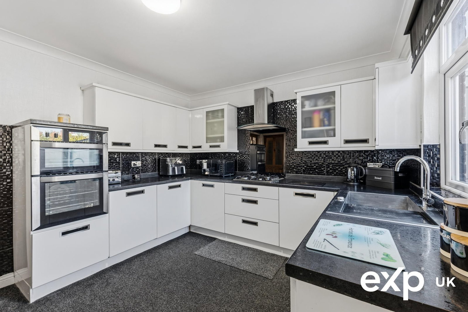 Semi Detached House for sale in Newark, Oak Avenue, New Ollerton, NG22 9PT