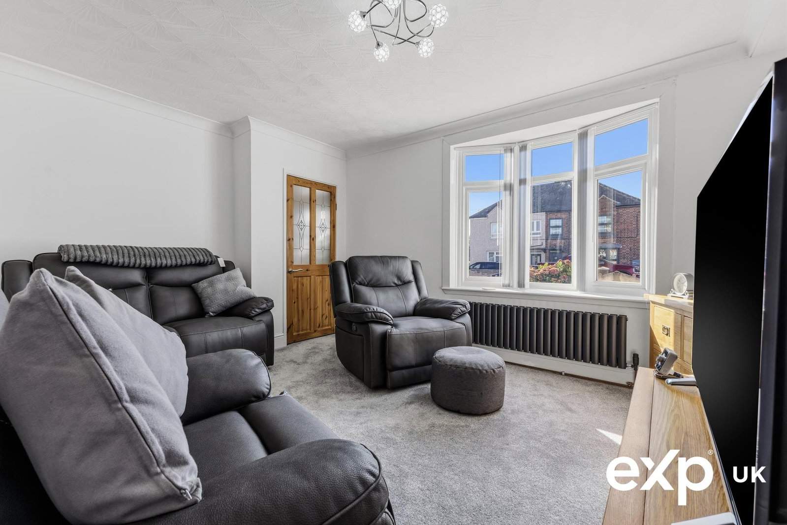 Semi Detached House for sale in Newark, Oak Avenue, New Ollerton, NG22 9PT