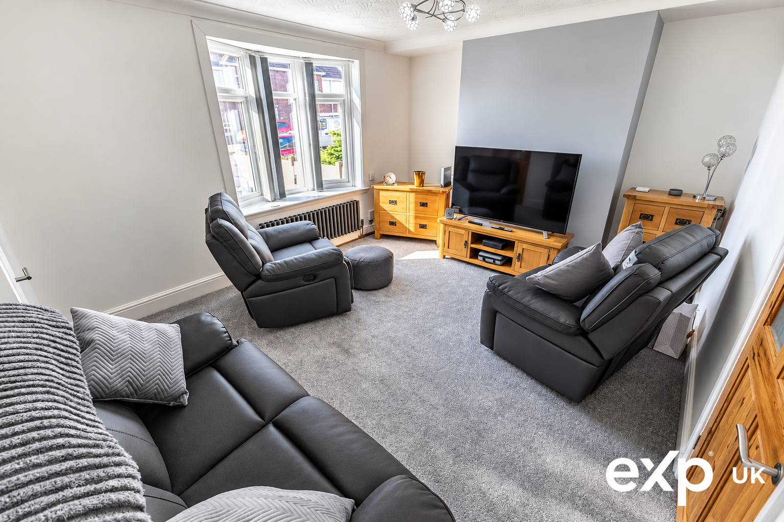 Semi Detached House for sale in Newark, Oak Avenue, New Ollerton, NG22 9PT