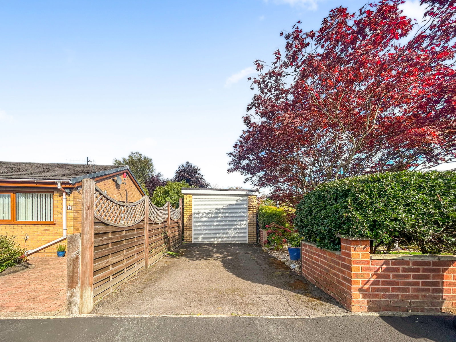 Semi Detached Bungalow for sale in Stoke-on-Trent, Weston Coyney Road, Weston Coyney, Stoke-on-Trent