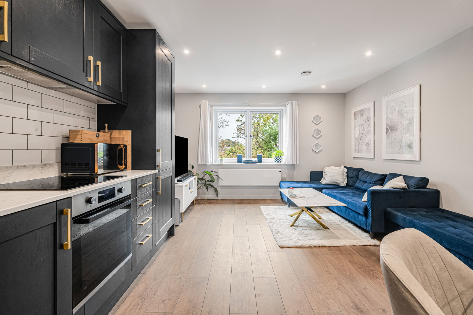 Flat for sale in Warlingham, Westhall Road, Warlingham, CR6 9HL, 754 m²