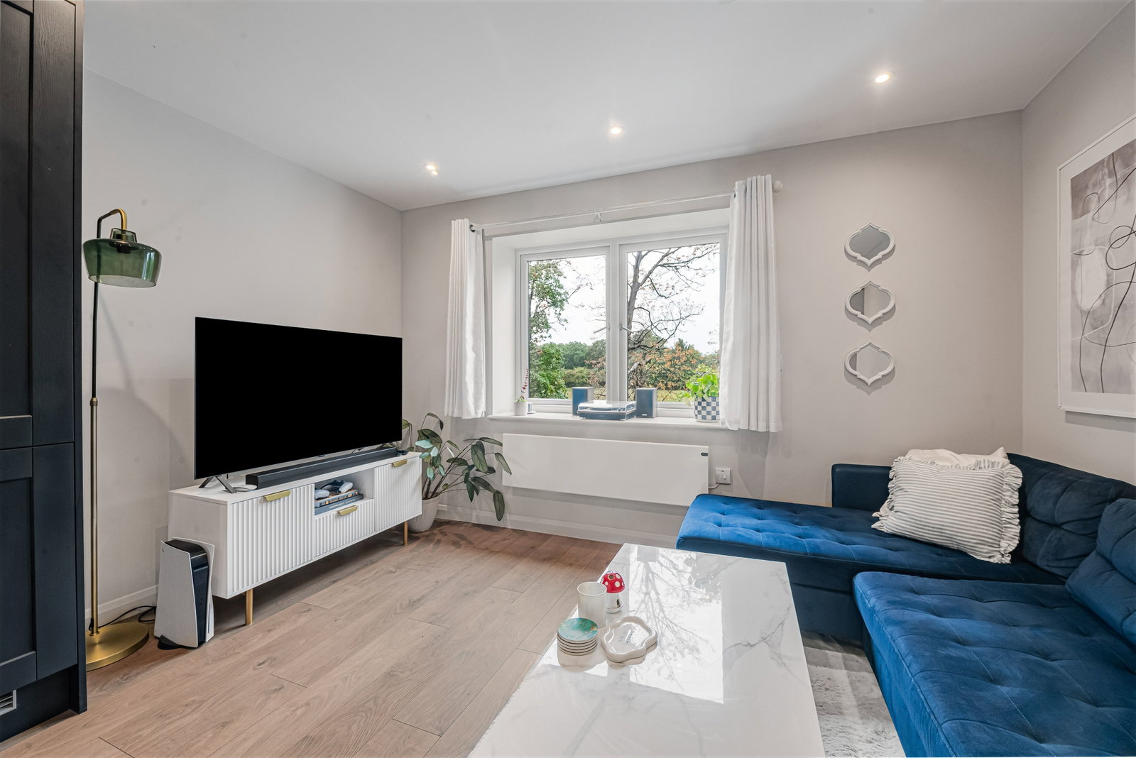 Flat for sale in Warlingham, Westhall Road, Warlingham, CR6 9HL, 754 m²