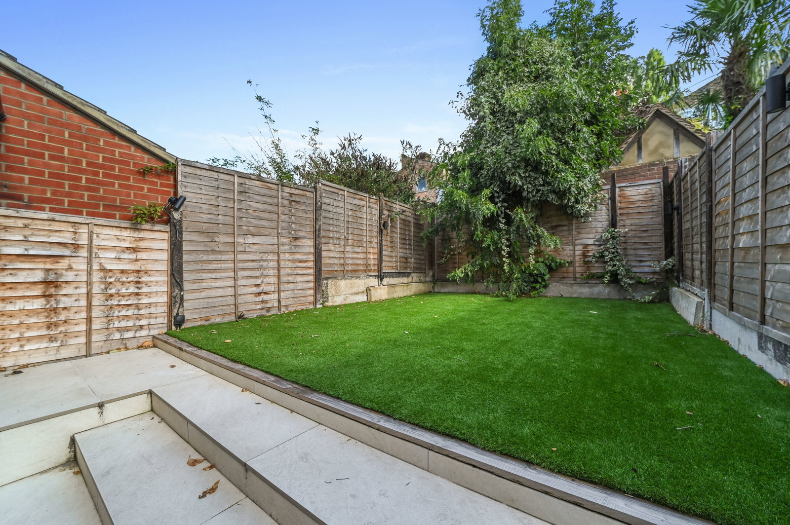 Terraced House for sale in Woodford Green, Smeaton Road, Woodford Green, IG8, 958 m²