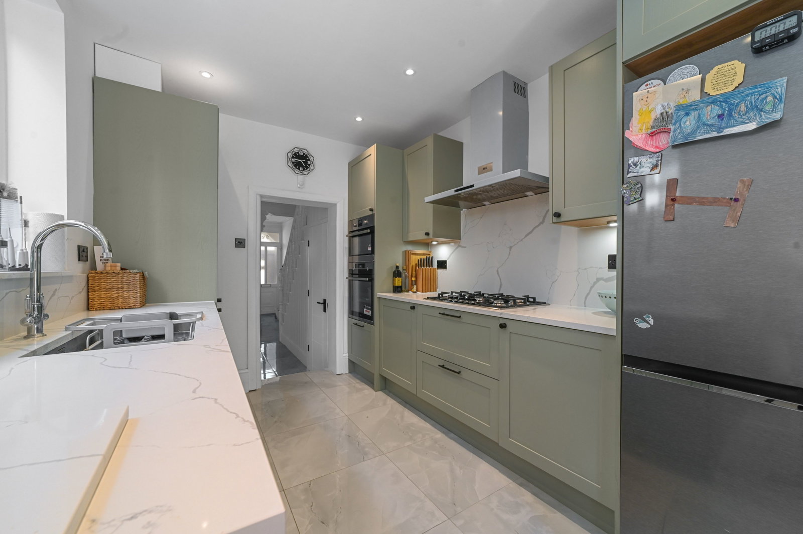 Terraced House for sale in Woodford Green, Smeaton Road, Woodford Green, IG8, 958 m²