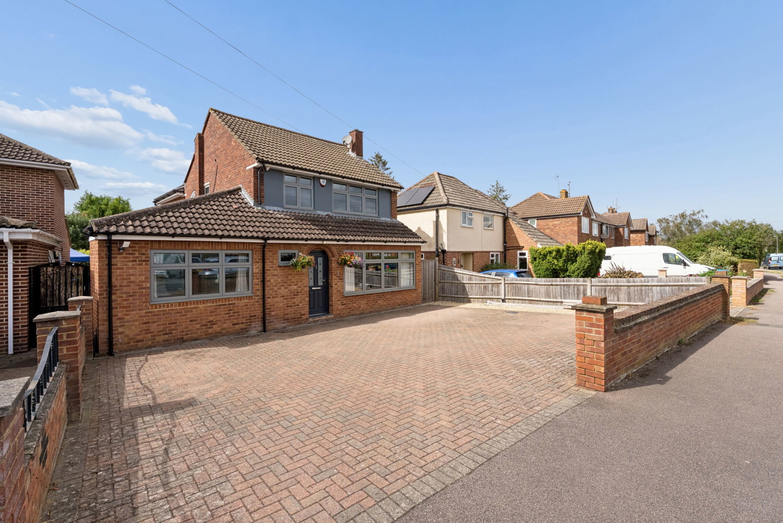 Detached House for sale in Aylesbury, Limes Avenue, HP21, 1994 m²
