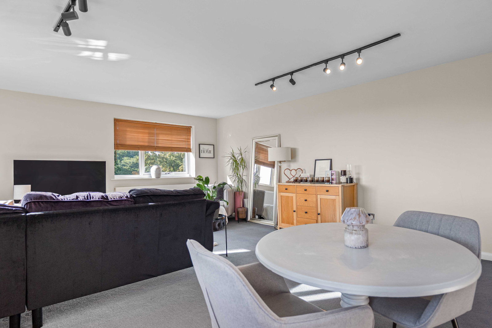 Flat for sale in Sheffield, Graham Road, Sheffield, S10 3DW