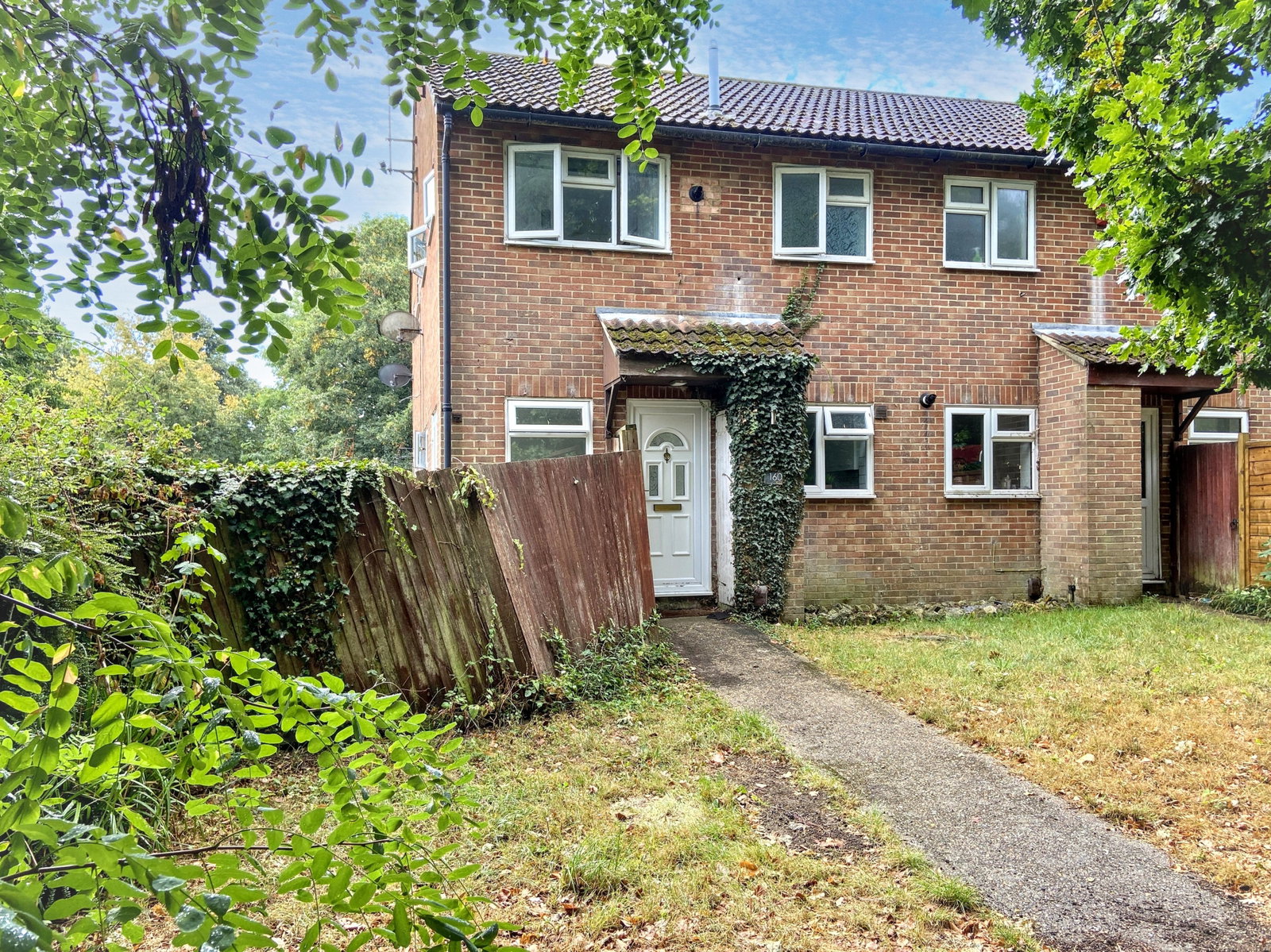 Terraced House for sale in Ashford, Manorfield, Ashford, Kent, TN23 5YP