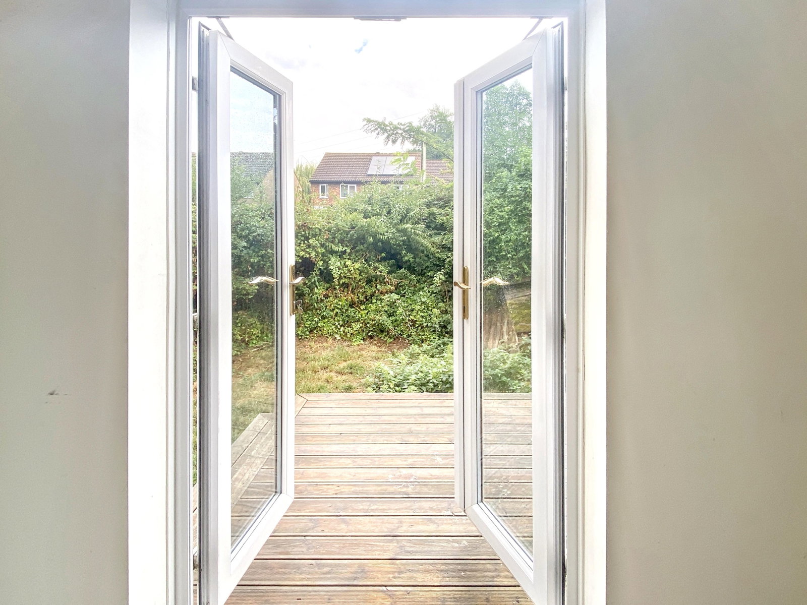 Terraced House for sale in Ashford, Manorfield, Ashford, Kent, TN23 5YP