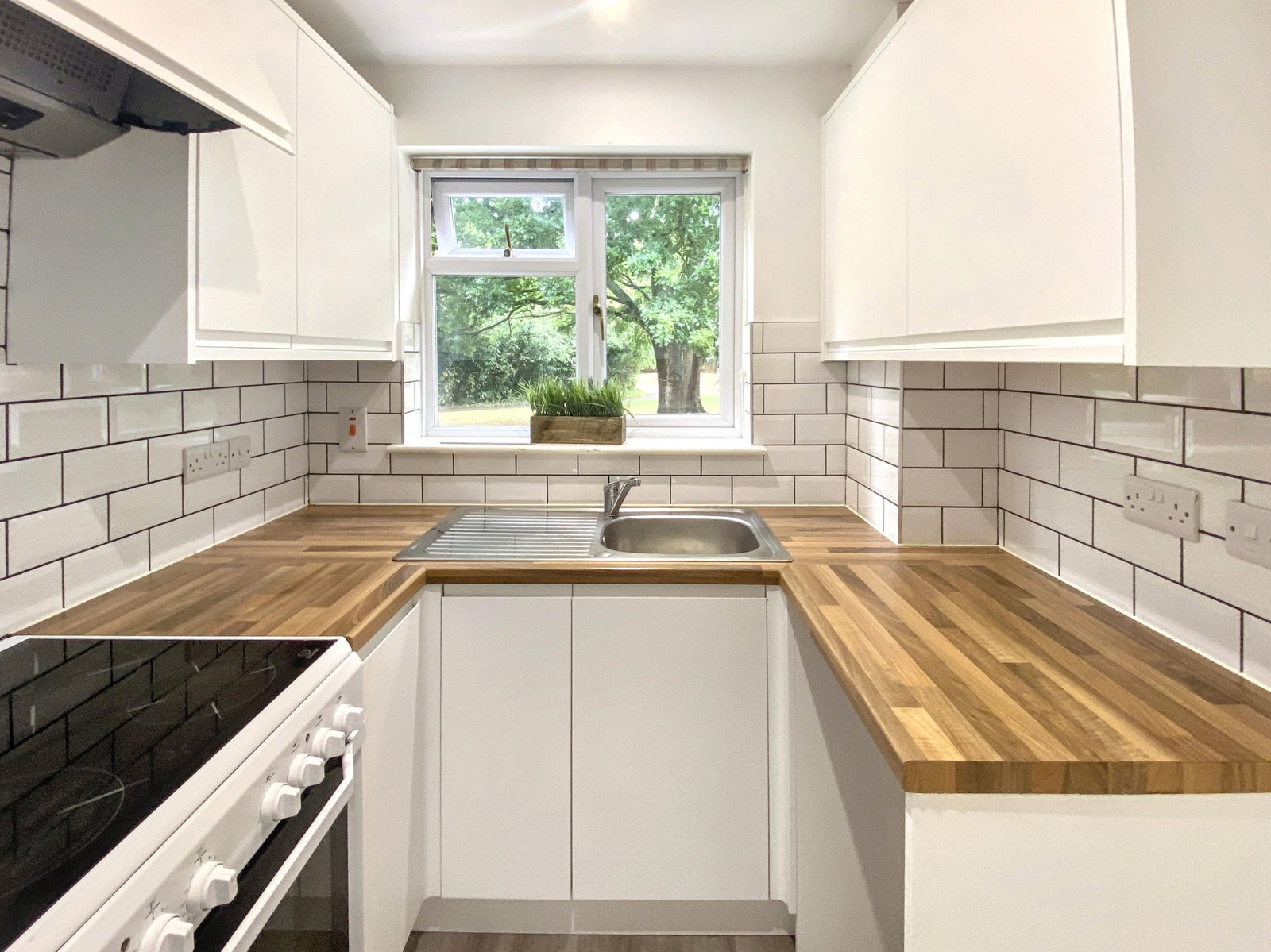 Terraced House for sale in Ashford, Manorfield, Ashford, Kent, TN23 5YP