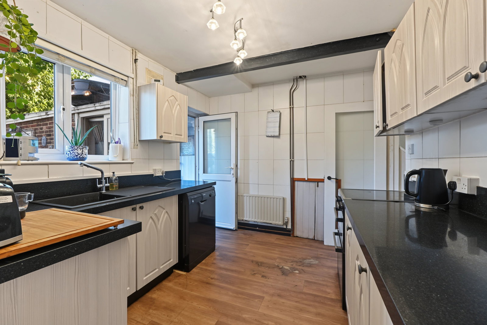 Terraced House for sale in Gillingham, Mereworth Close, Gillingham, ME8 6NX, 1037 m²