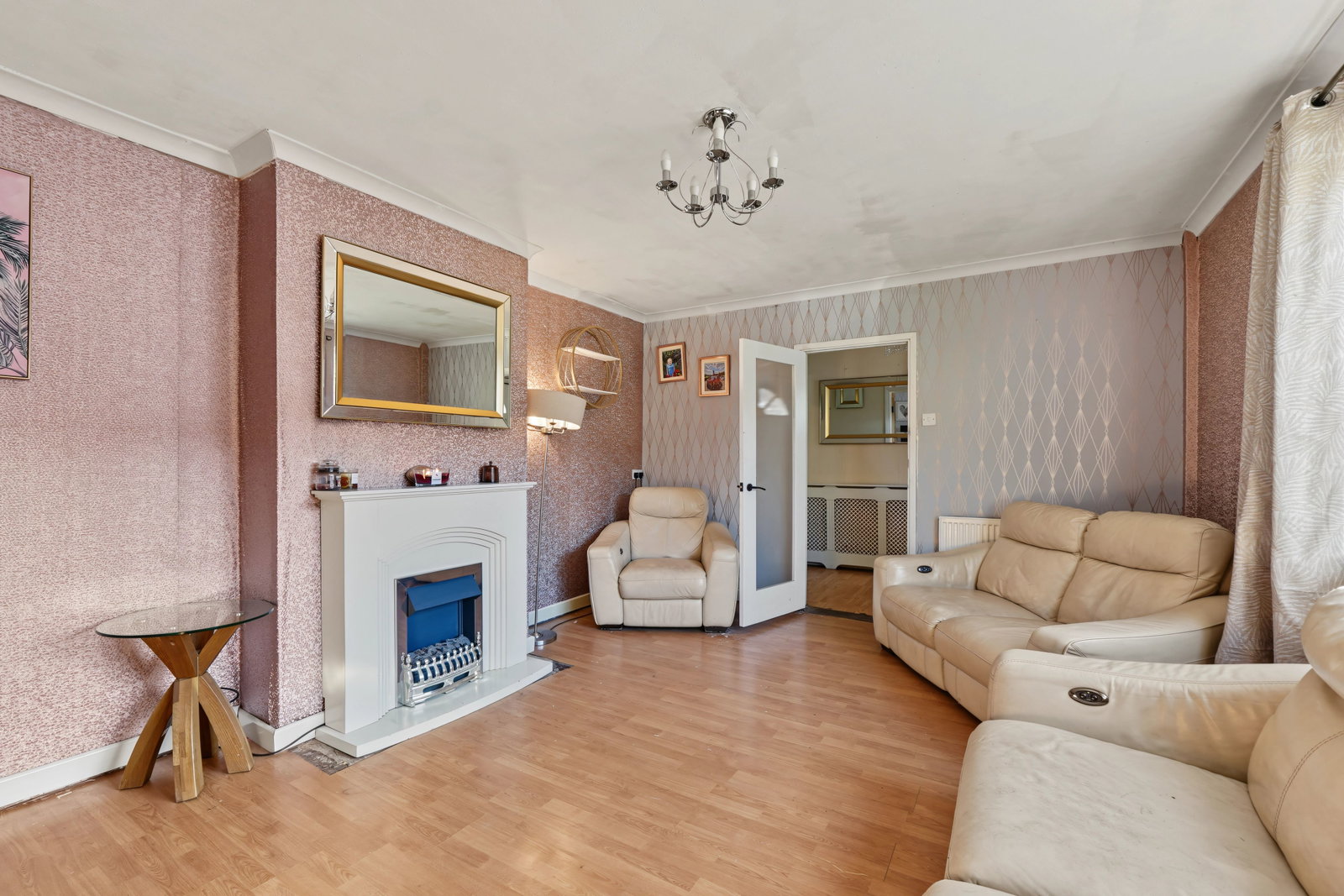 Terraced House for sale in Gillingham, Mereworth Close, Gillingham, ME8 6NX, 1037 m²
