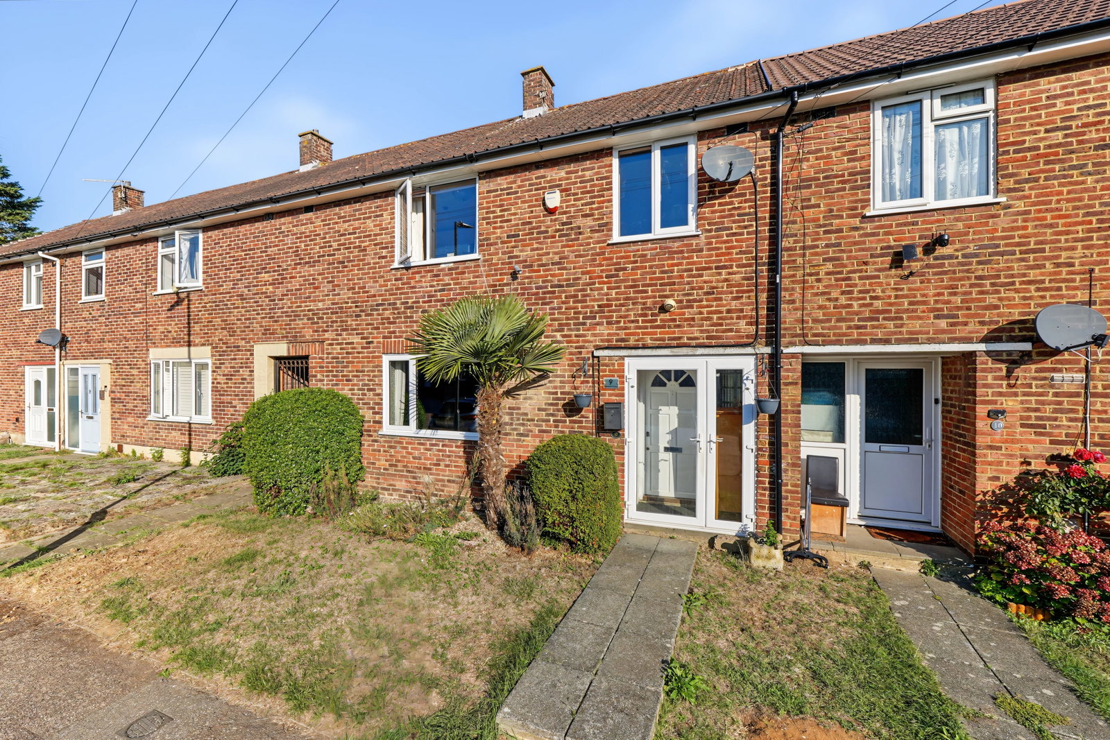 Terraced House for sale in Gillingham, Mereworth Close, Gillingham, ME8 6NX, 1037 m²