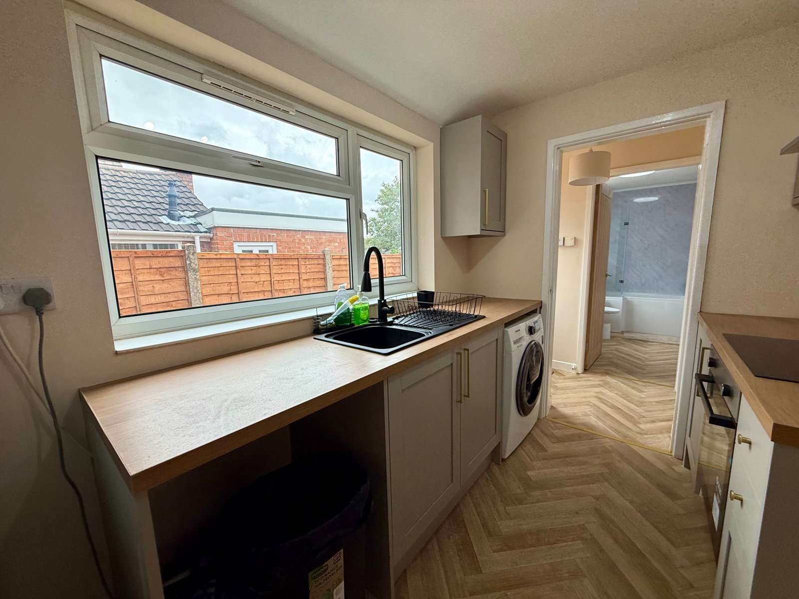 Semi Detached House for sale in Swadlincote, Hartshorne Road, Woodville