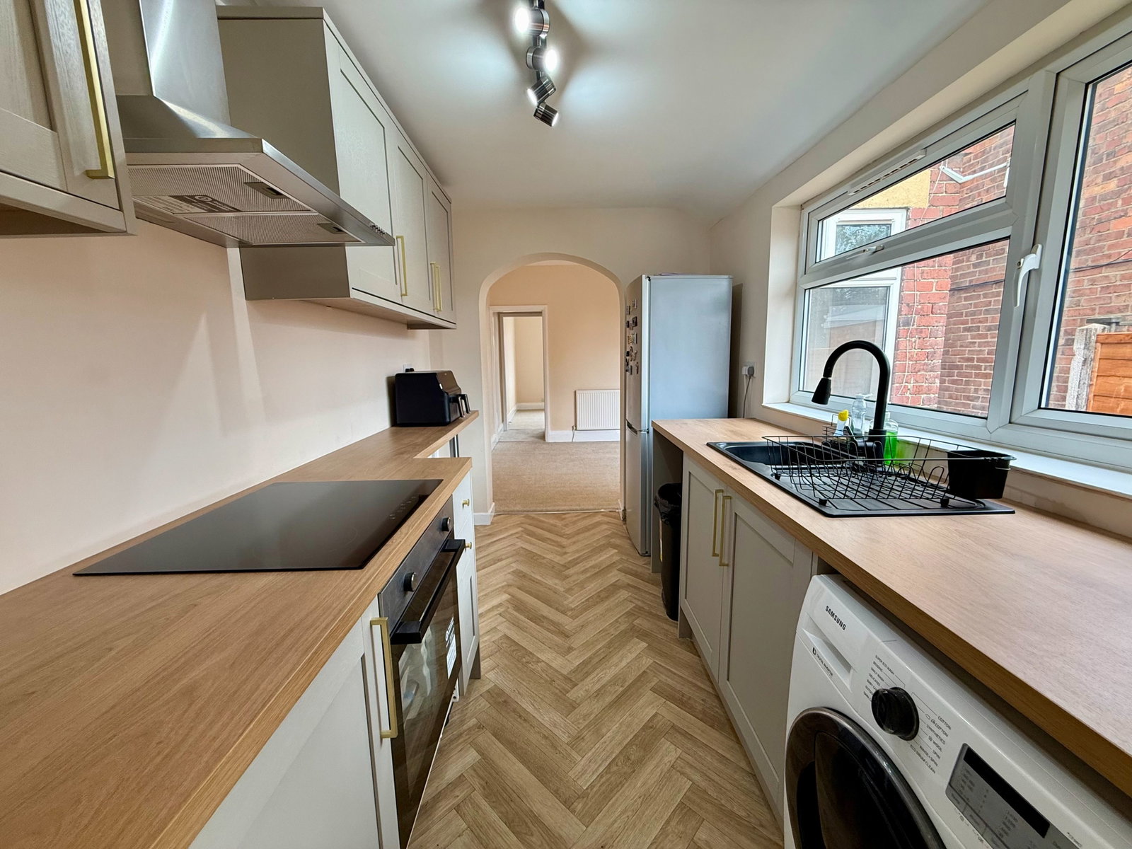 Semi Detached House for sale in Swadlincote, Hartshorne Road, Woodville