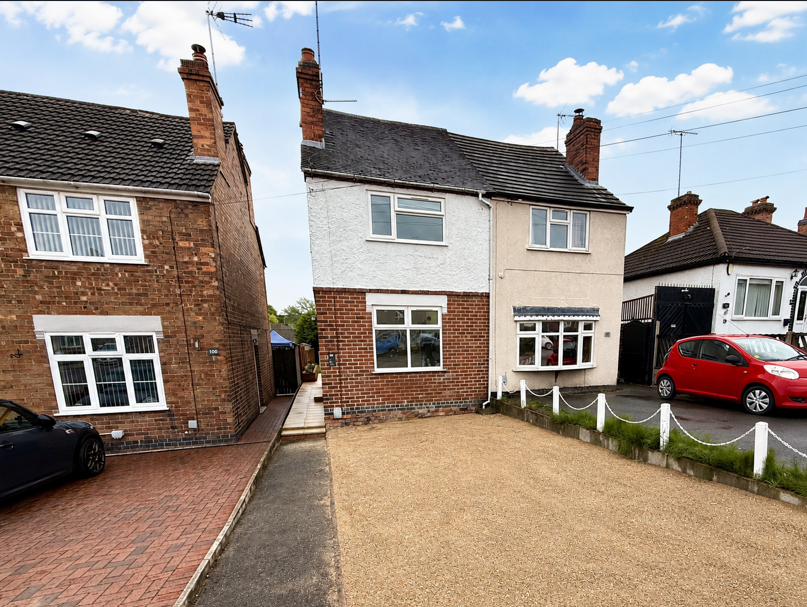 Semi Detached House for sale in Swadlincote, Hartshorne Road, Woodville