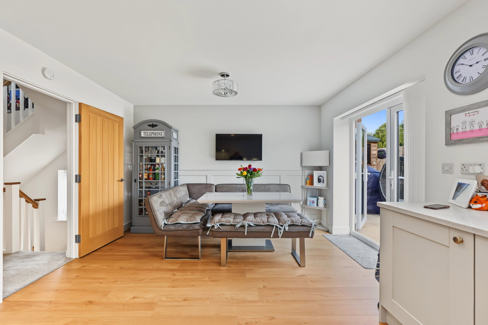 Semi Detached House for sale in Chatham, Vixen Place, Walderslade, Chatham, 1553 m²