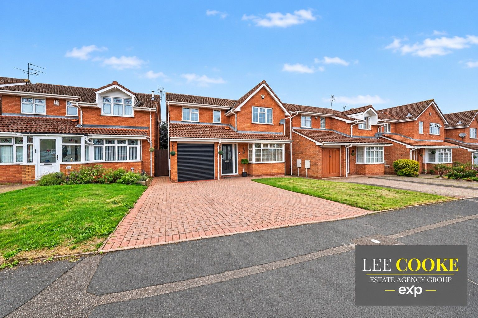 Detached House for sale in Wolverhampton, Thistledown Drive, Featherstone, Wolverhampton, WV10 7SX