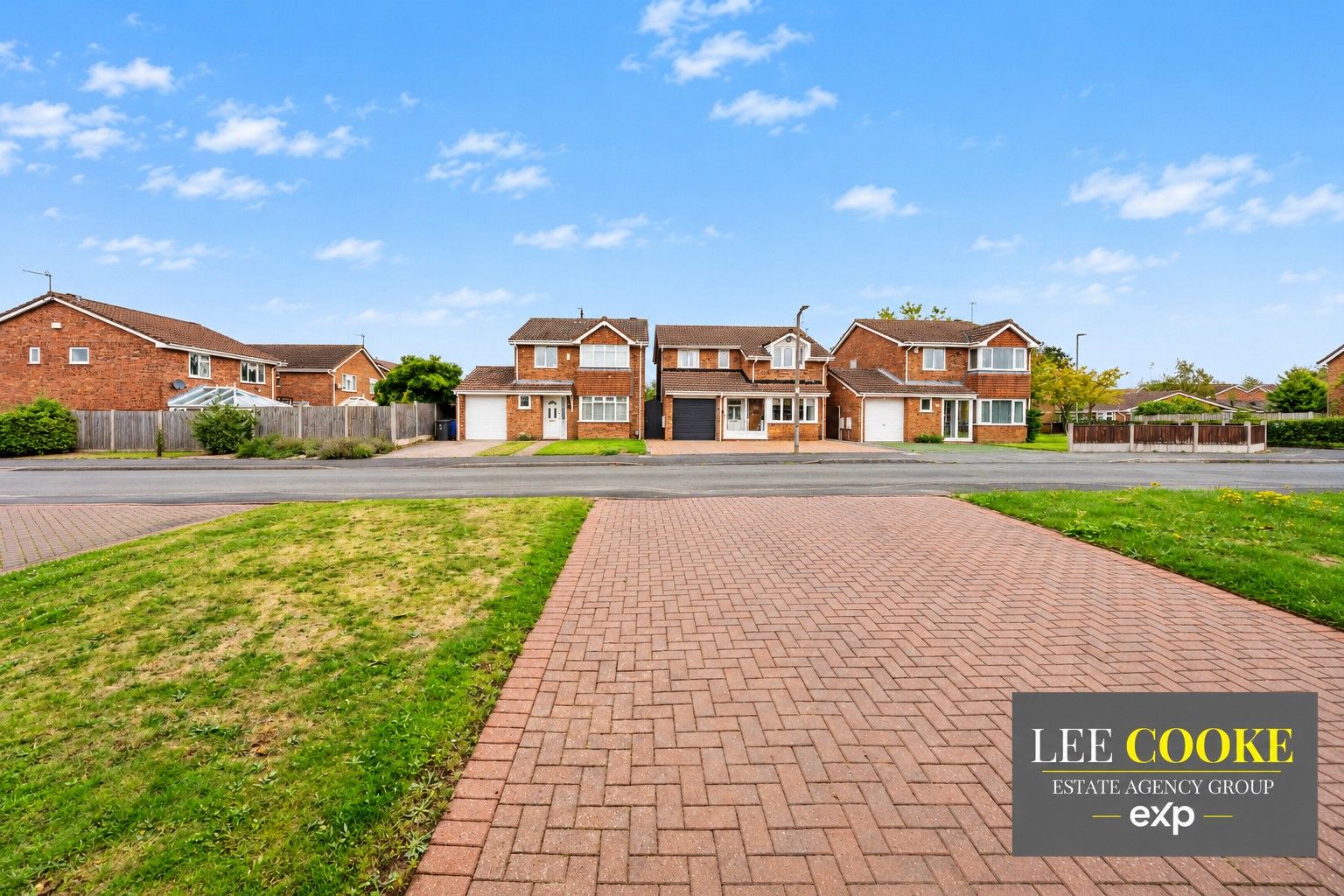 Detached House for sale in Wolverhampton, Thistledown Drive, Featherstone, Wolverhampton, WV10 7SX