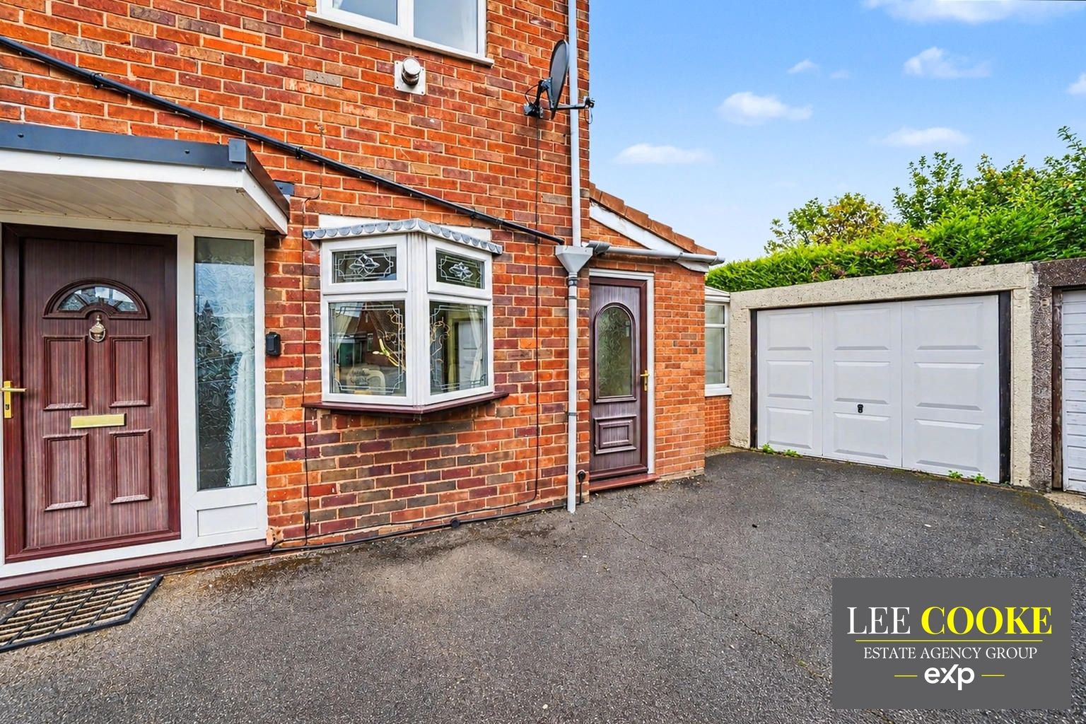 Semi Detached House for sale in Wolverhampton, Grovelands Crescent, Off Cottage Lane, Fordhouses, Wolverhampton, WV10 6LL