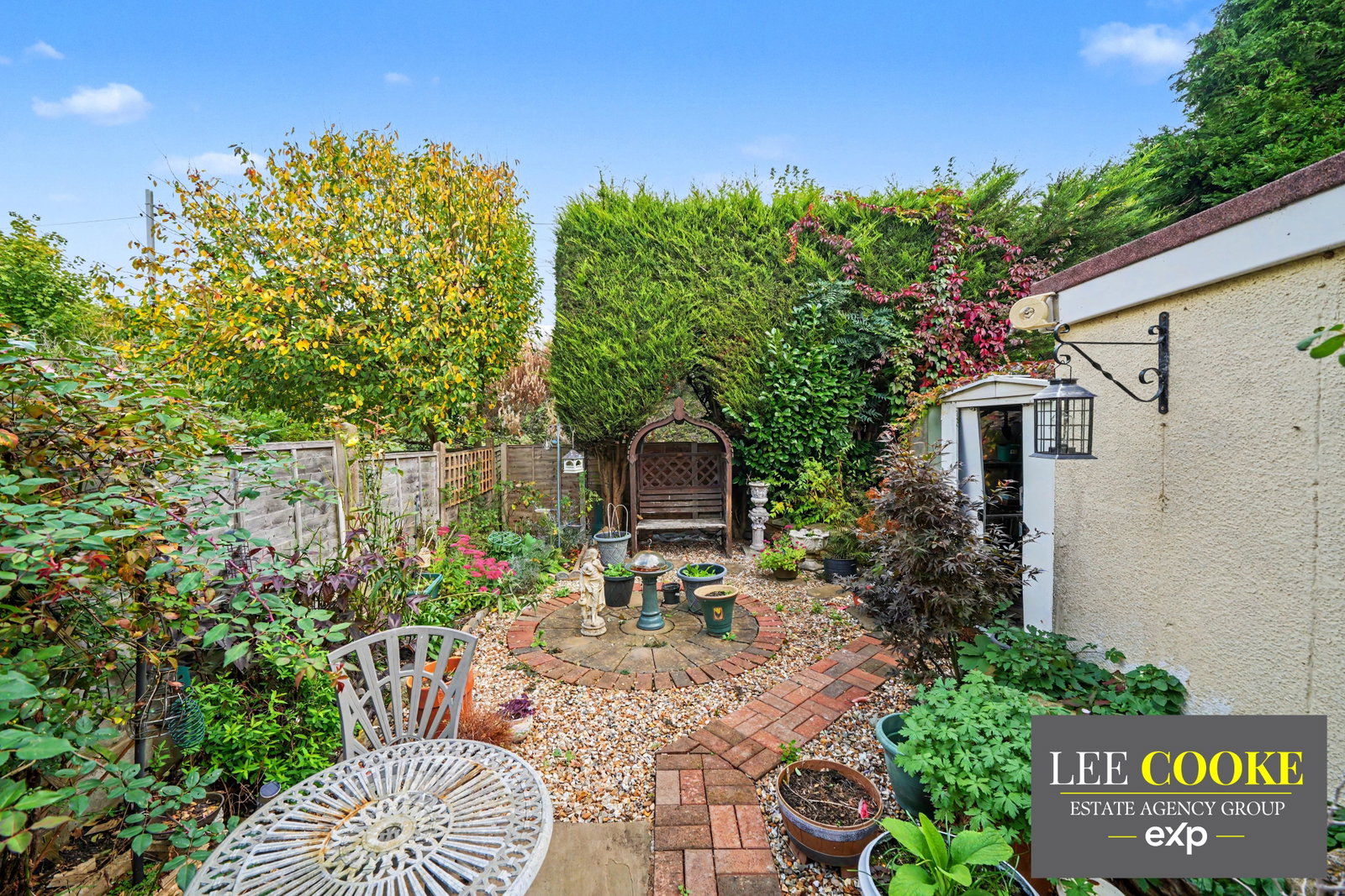 Semi Detached House for sale in Wolverhampton, Grovelands Crescent, Off Cottage Lane, Fordhouses, Wolverhampton, WV10 6LL