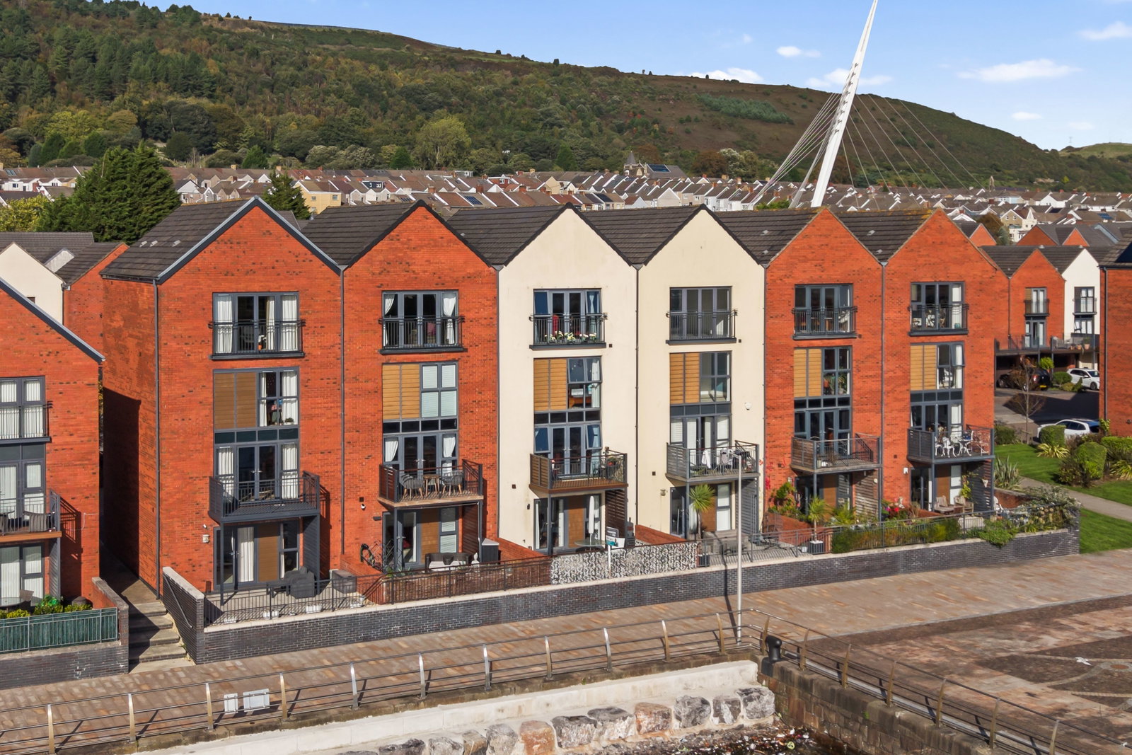 Town House for sale in Swansea, Yr Hafan, Langdon Road, Swansea, SA1 8RD, 2034 m²