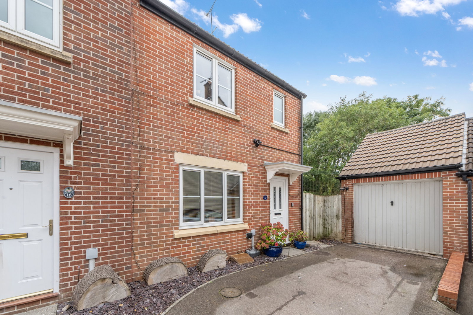 End Of Terrace House for sale in Yeovil, Tithe Court, Yeovil, BA20 2FL