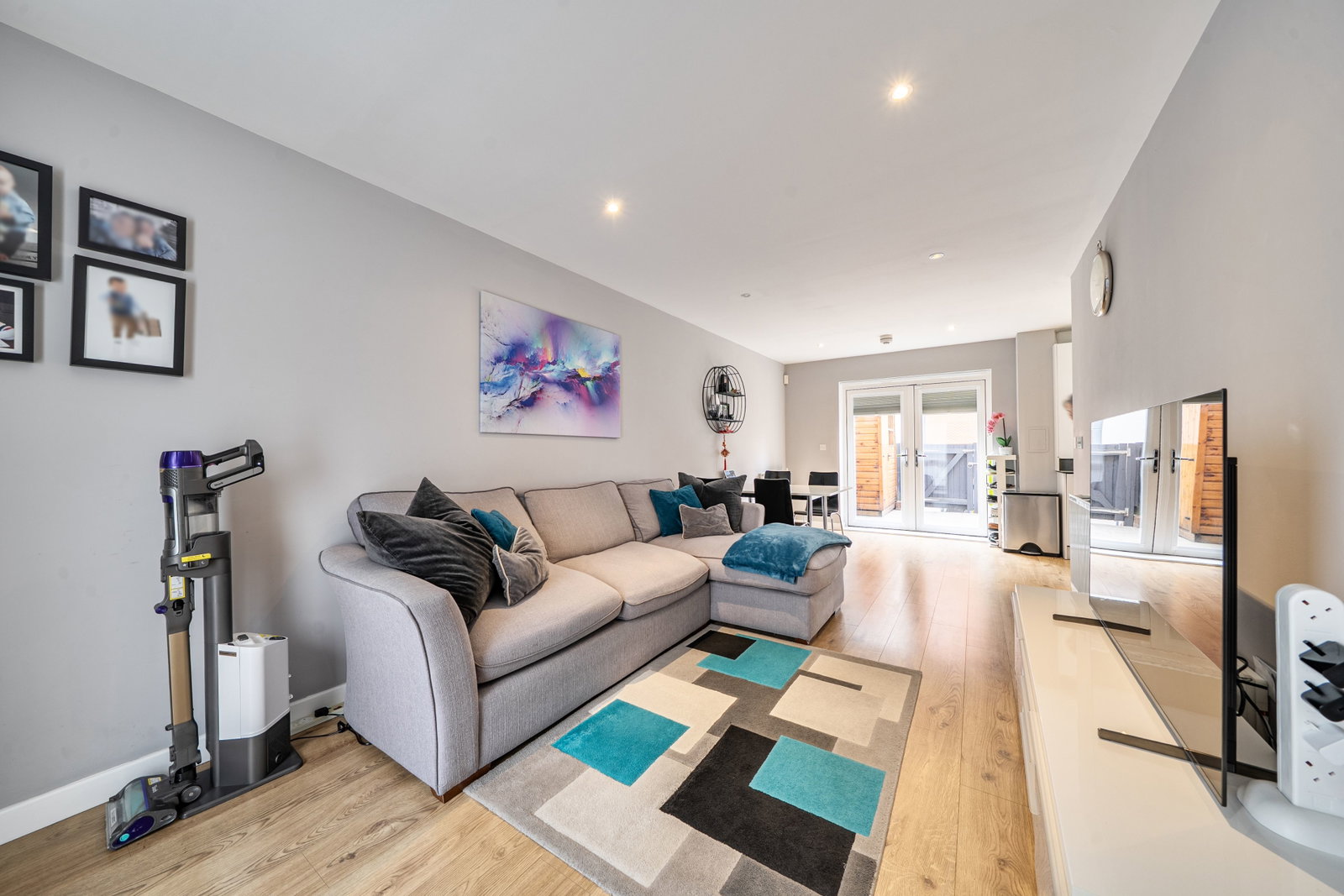 Terraced House for sale in Orpington, Okemore Gardens, Orpington, BR5 3FJ