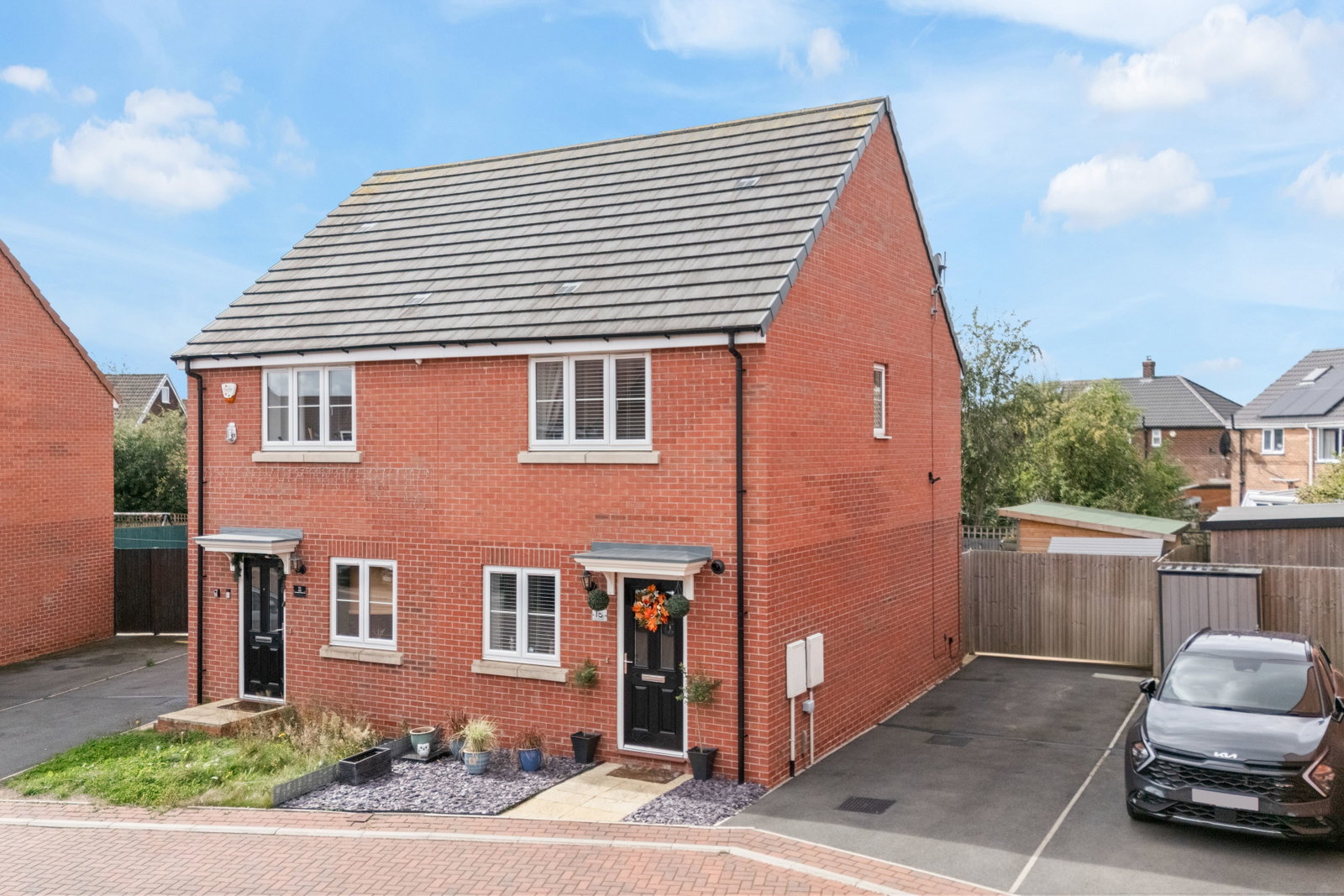 Semi Detached House for sale in Pontefract, Manor Park Drive, Pontefract, WF8 2YW