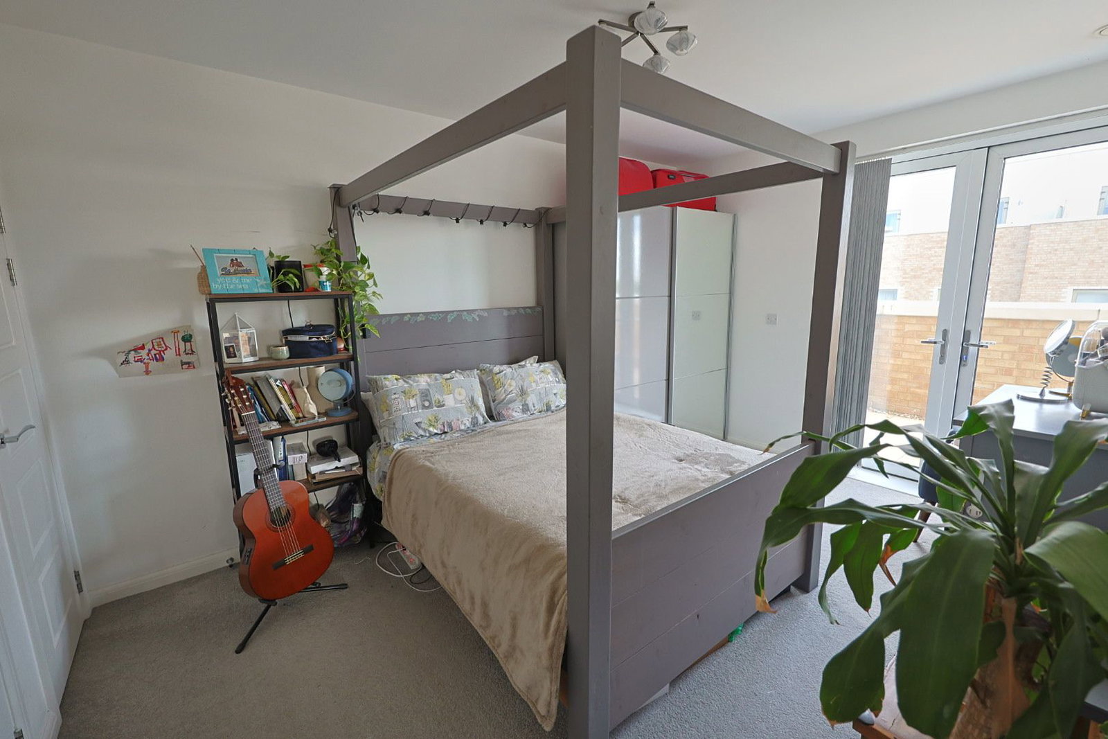 Flat for sale in London, Coxwell Boulevard, London, NW9 4AE, 755 m²