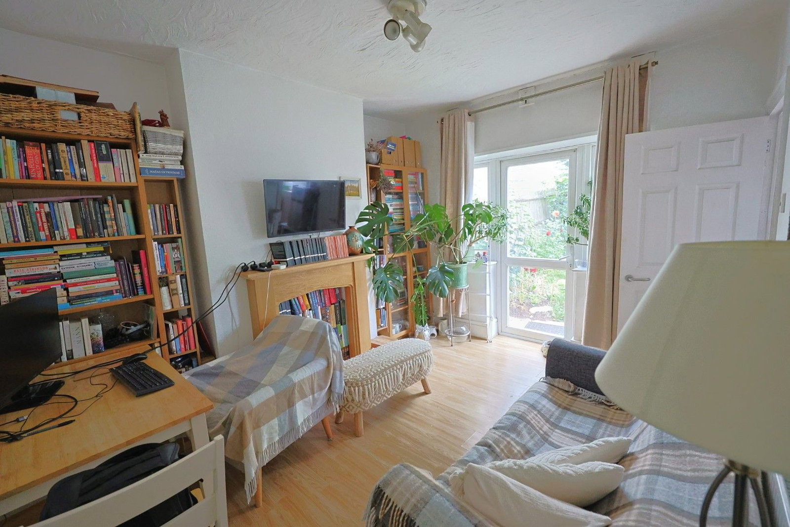 Maisonette for sale in Edgware, Merlin Crescent, Edgware, HA8