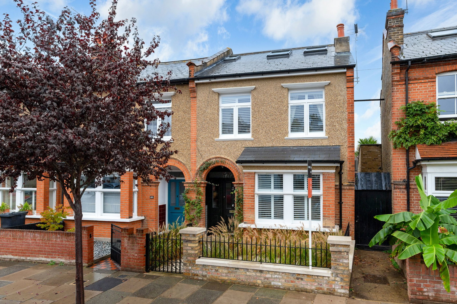 End Of Terrace House for sale in Teddington, Bushy Park Road, Teddington, 1350 m²