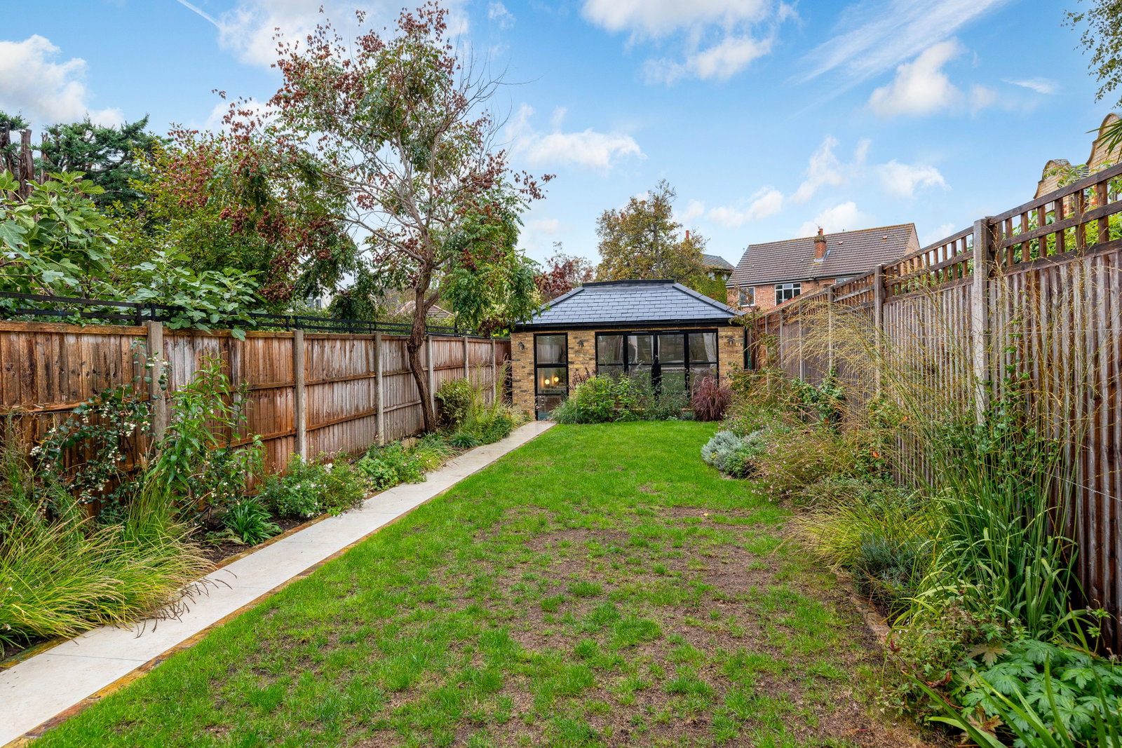 End Of Terrace House for sale in Teddington, Bushy Park Road, Teddington, 1350 m²